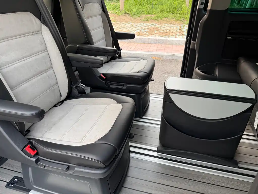 Volkswagen Multivan 2019 — фото 21