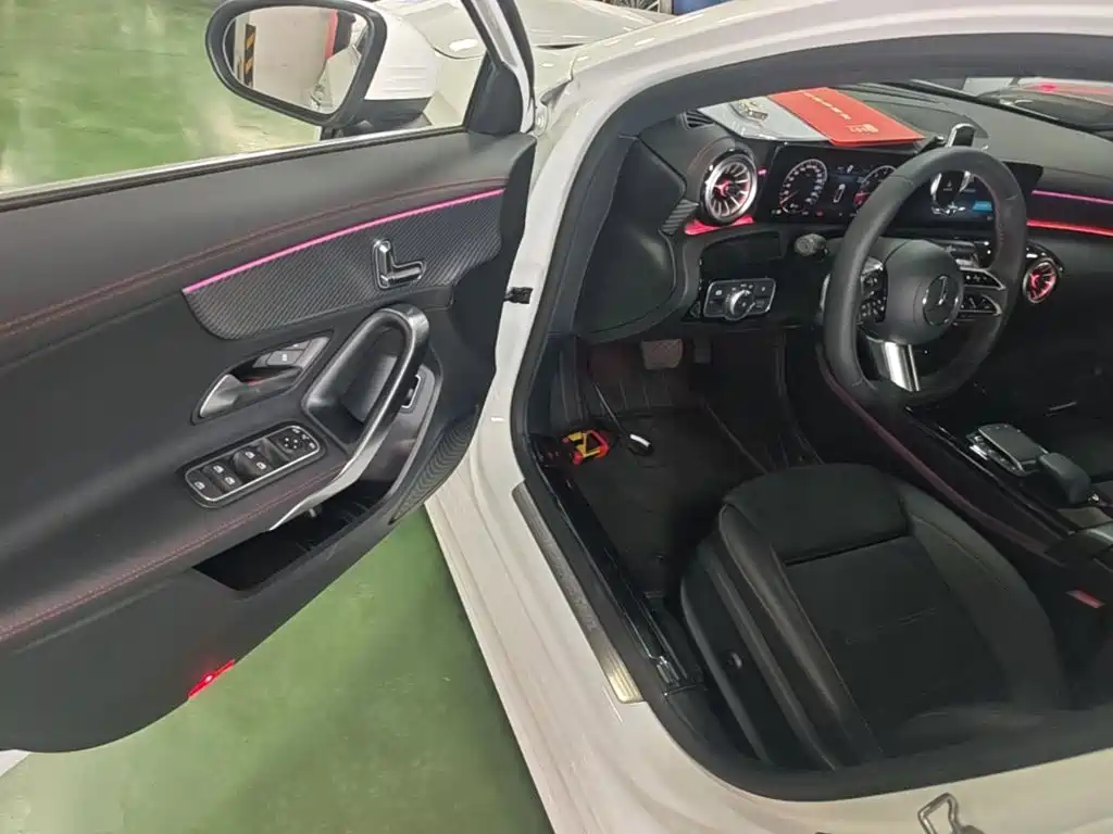 Mercedes-Benz A-Class 2023 — фото 16
