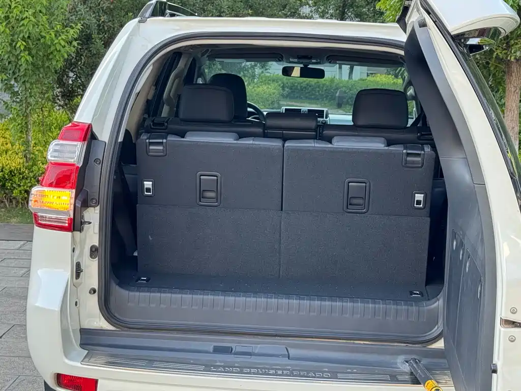 Toyota Prado 2016 — фото 11