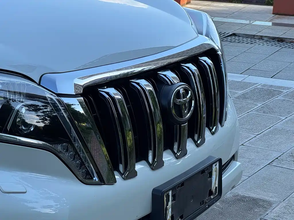 Toyota Prado 2016 — фото 10