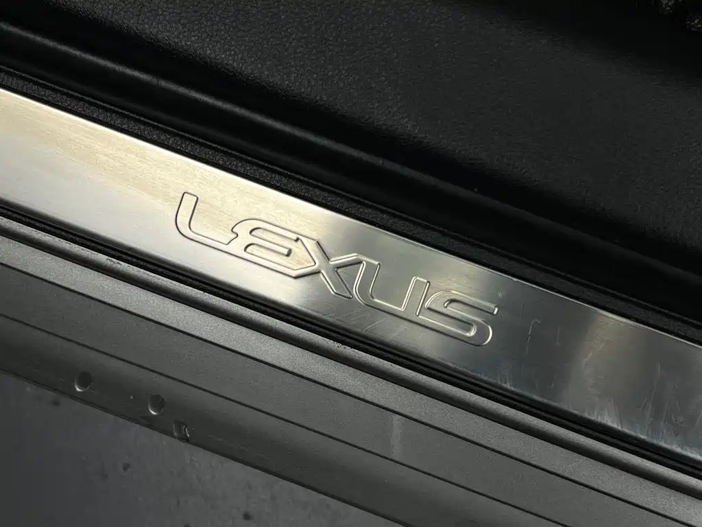 Lexus ES 2020 — фото 10