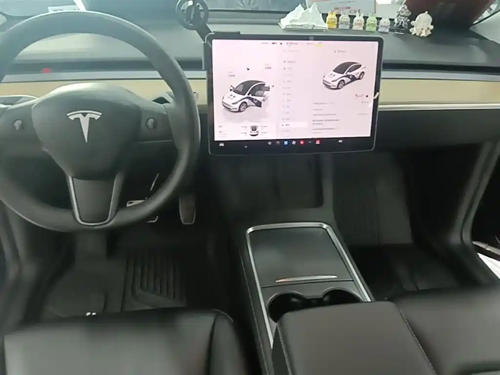 Tesla Model Y 2023 — фото 13