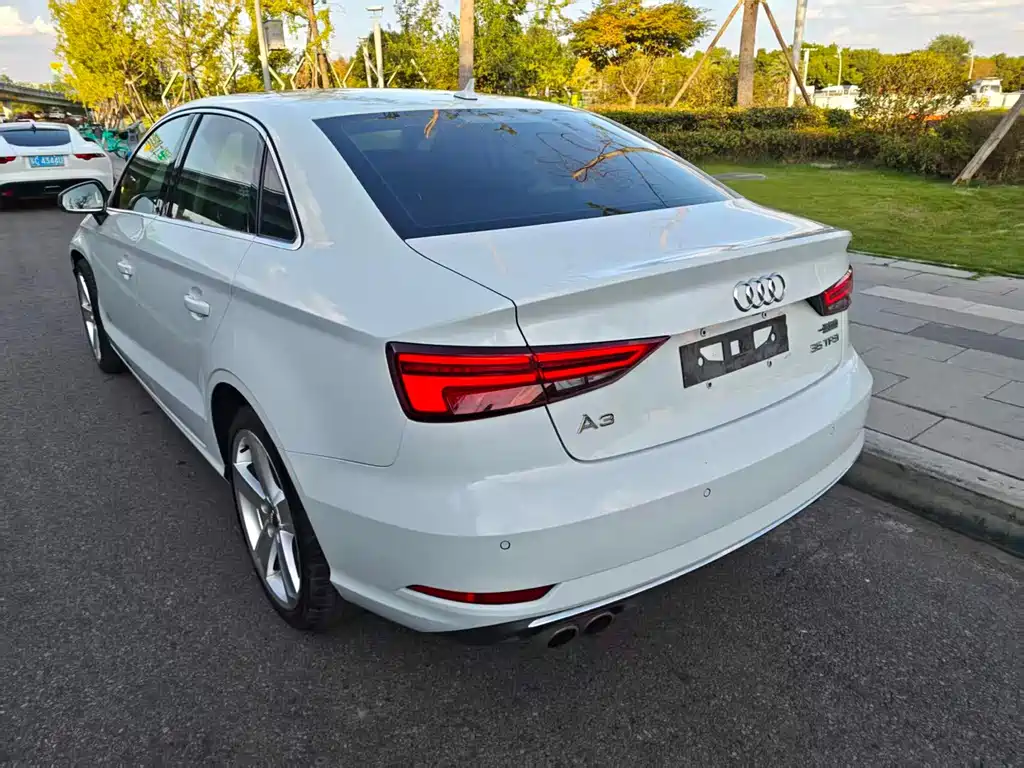 Audi A3 2019 — фото 11