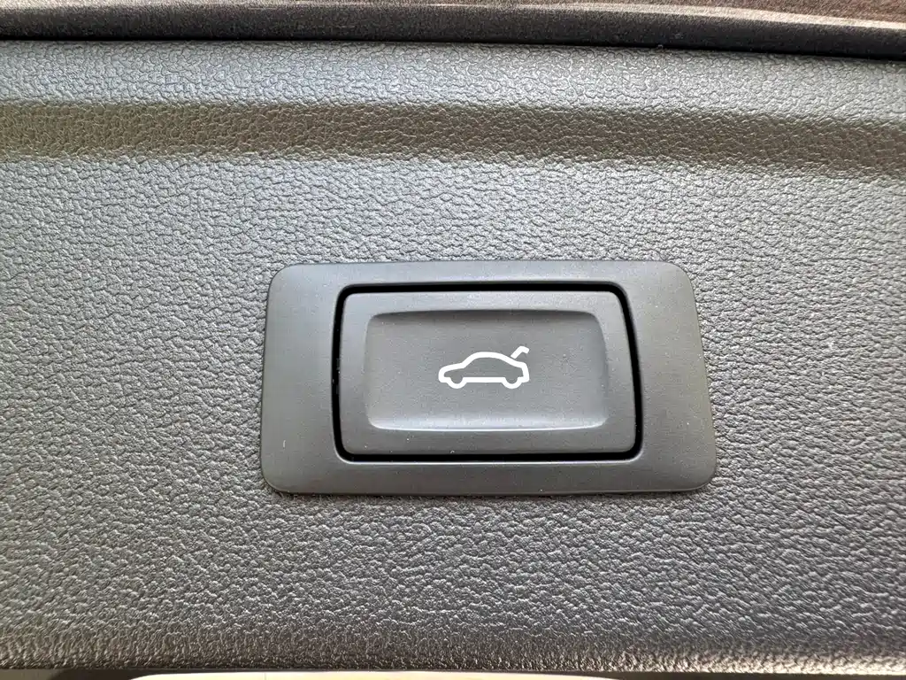 Audi A3 2023 — фото 18