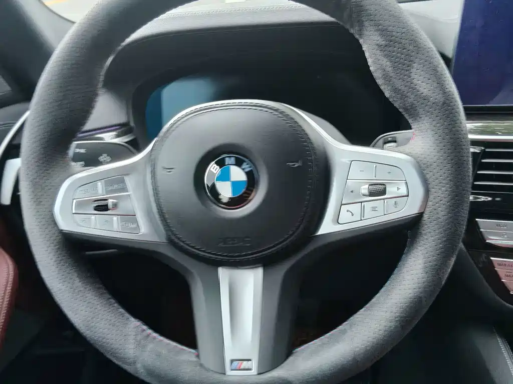 BMW 5 Series 2023 — фото 13