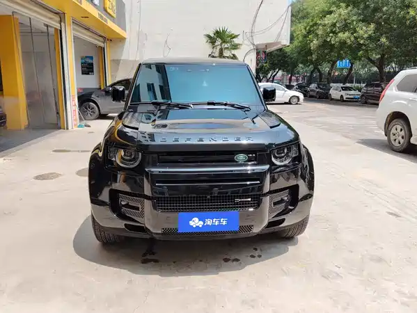 Land Rover Defender 2023