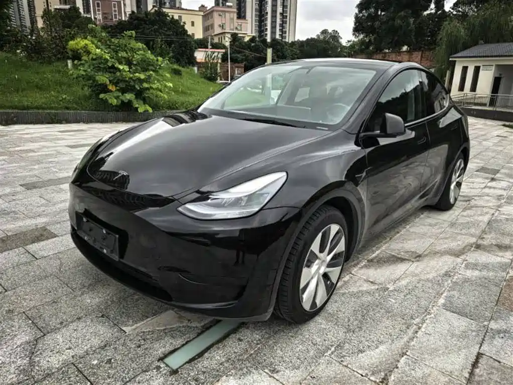 Tesla Model Y 2023 — фото 1