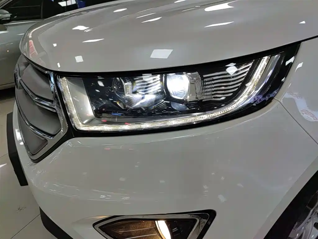 Ford Edge 2020 — фото 24