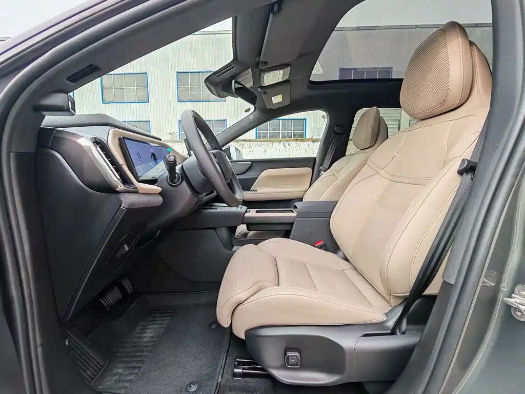 Volvo XC70 Plug-In Hybrid 2025 — фото 22