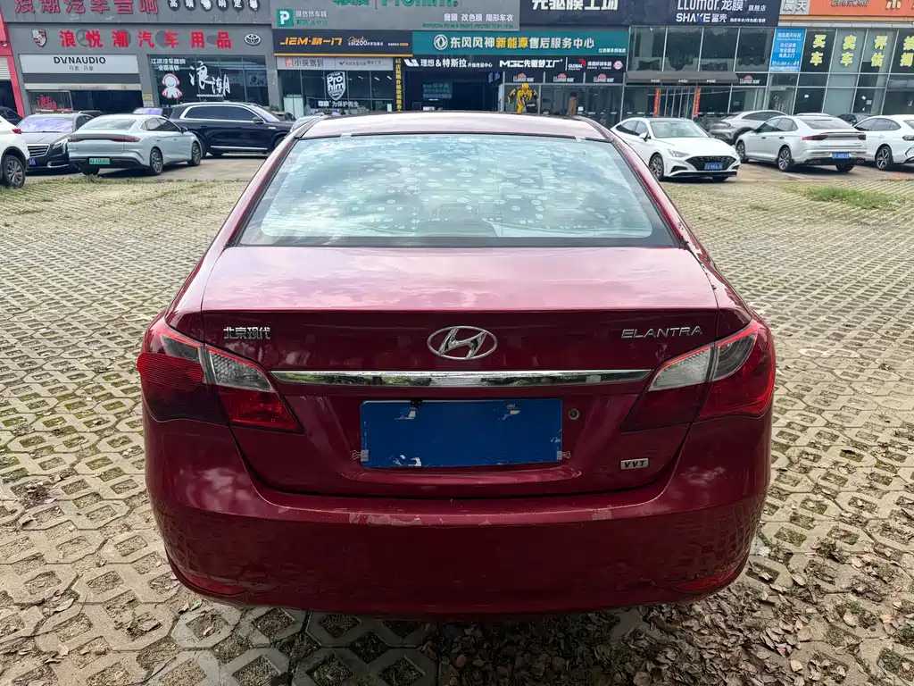 Hyundai Elantra 2011