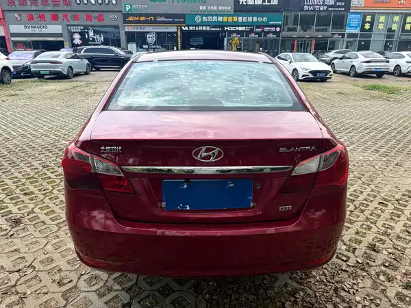 Hyundai Yuedong 2011