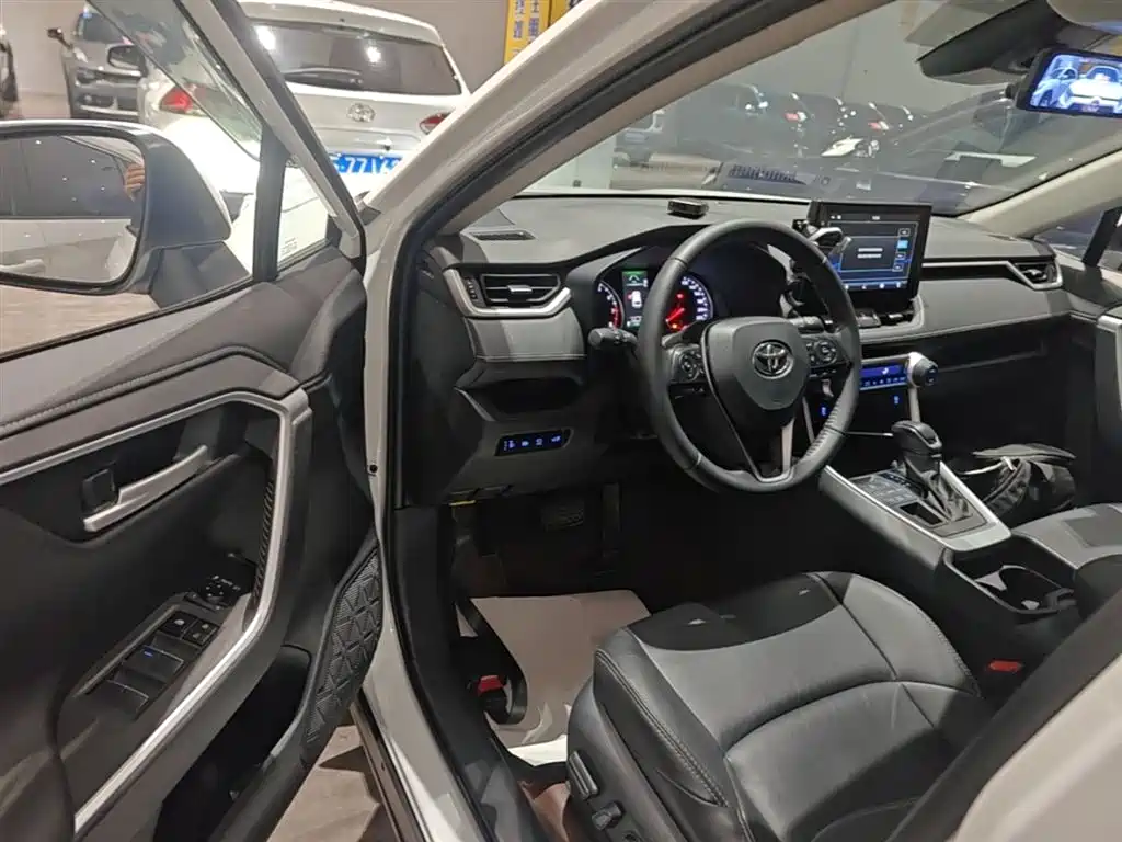 Toyota Wildlander 2022 — фото 16