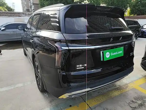 Hongqi HS7 PHEV 2024