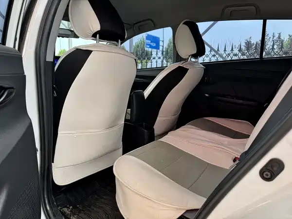Toyota Yaris L 2022