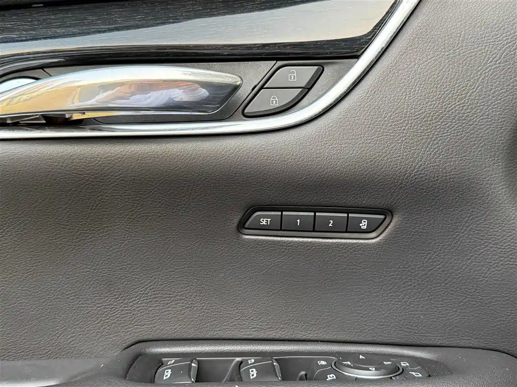 Cadillac XT5 2022 — фото 13