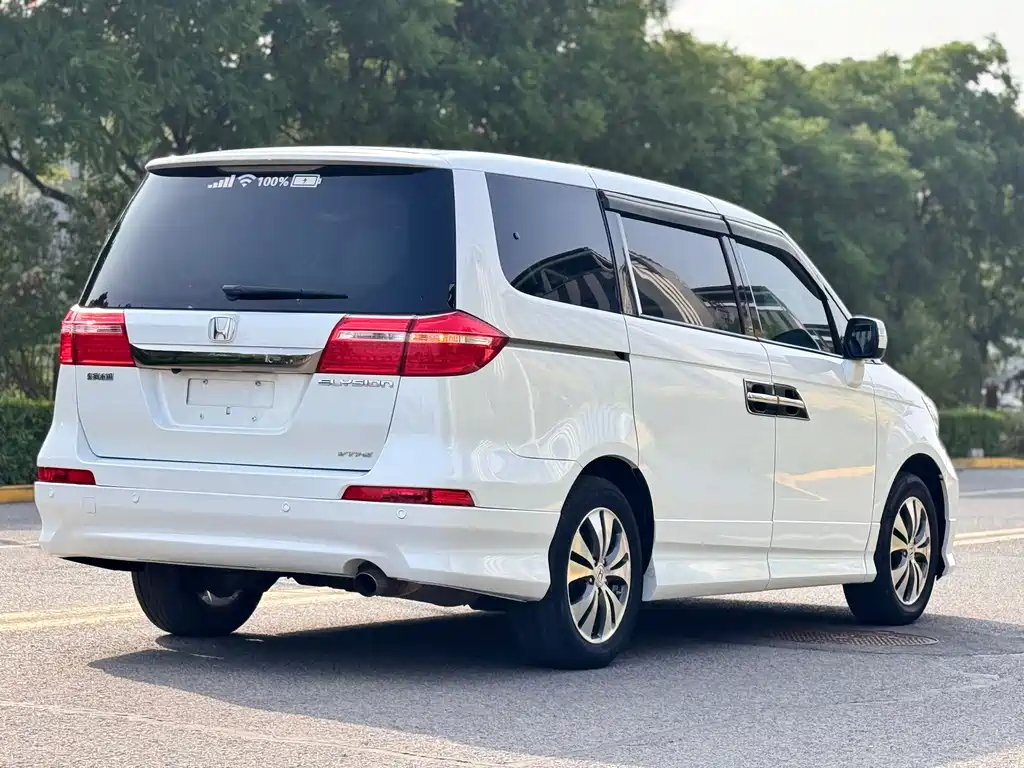 Honda Elysion 2015 — фото 35