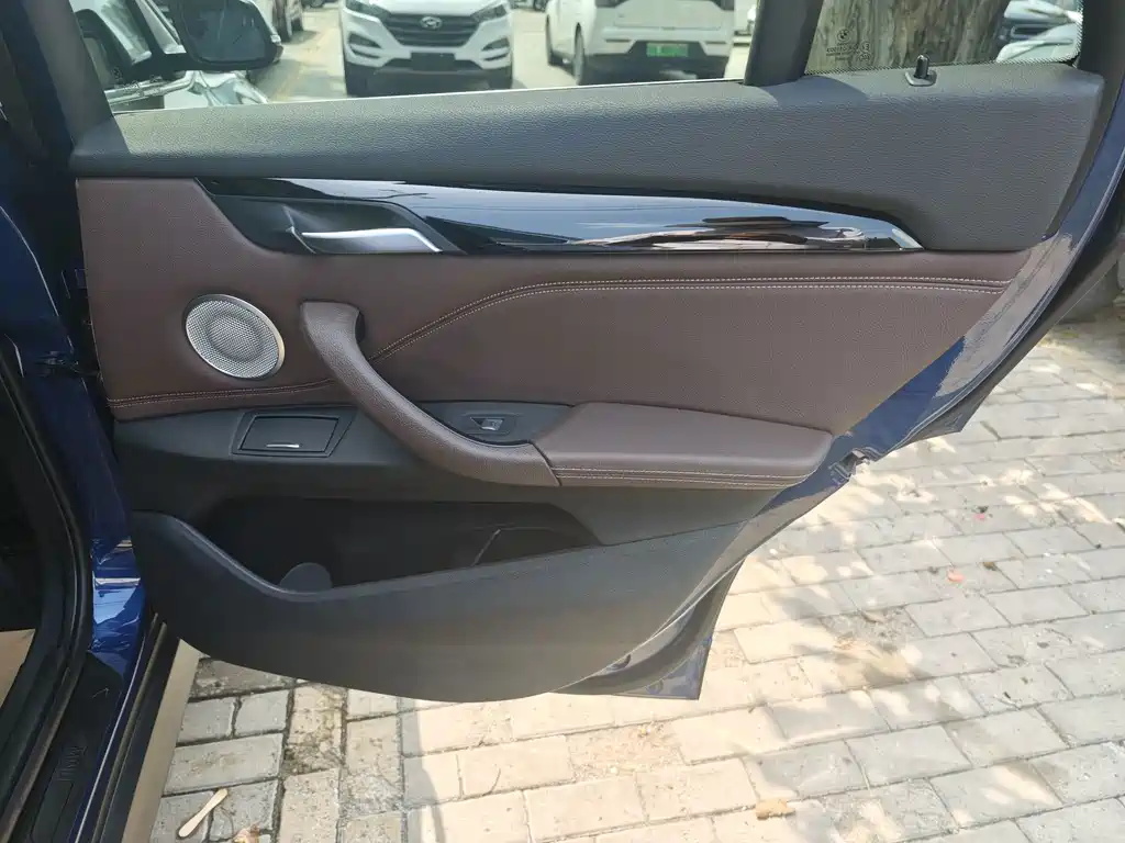 BMW X1 2022 — фото 12