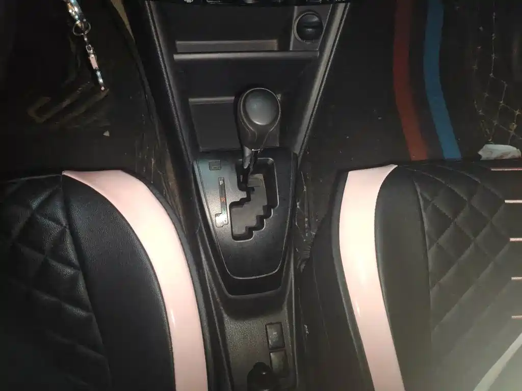 Toyota Yaris L 2020 — фото 11