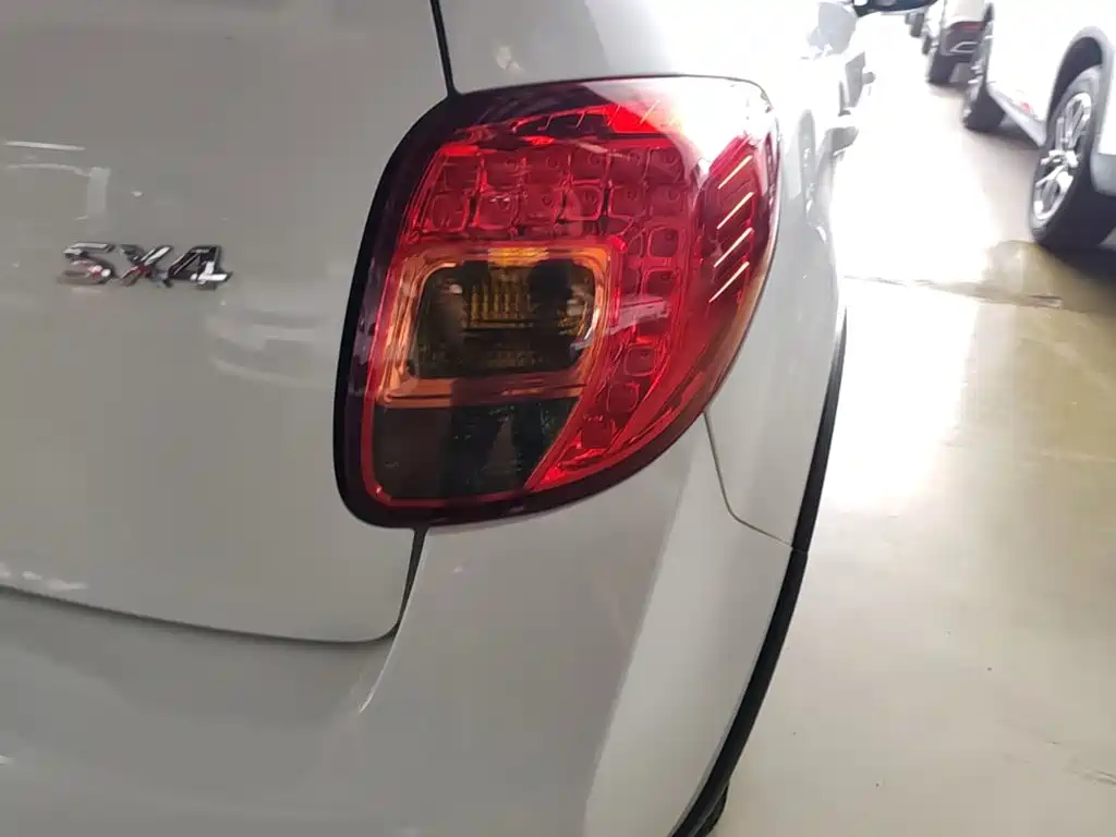 Suzuki Karma 2015 — фото 8