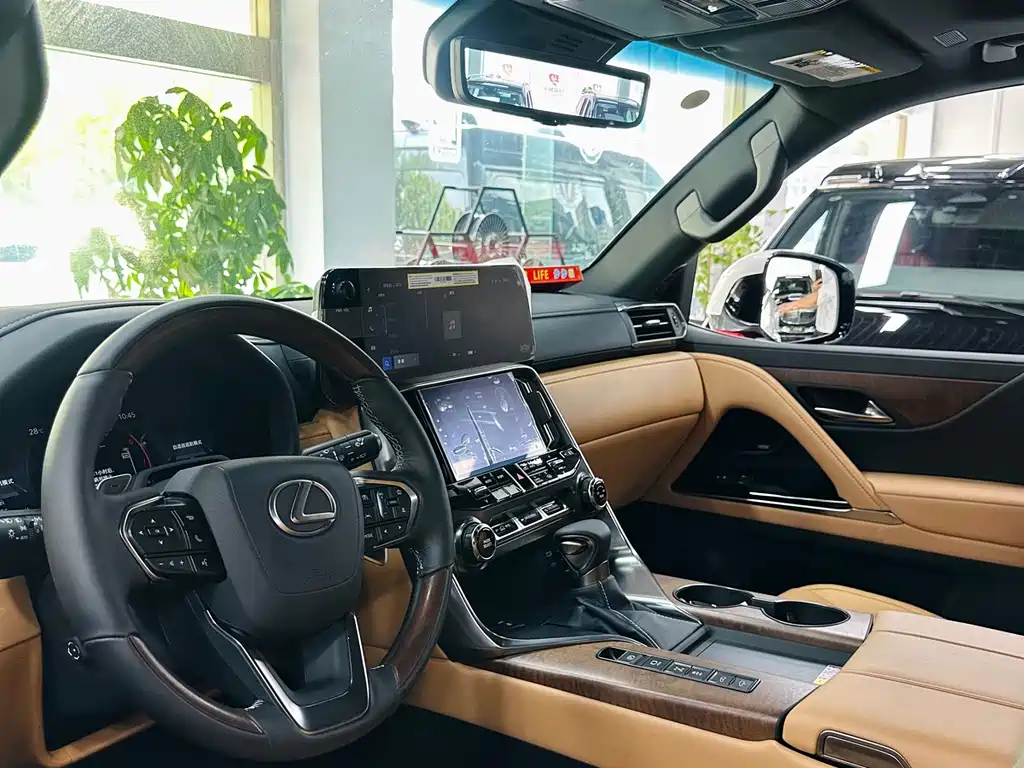 Lexus LX — фото 3