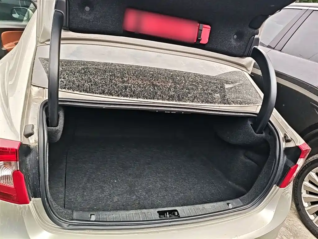 Volvo S60 2018 — фото 19