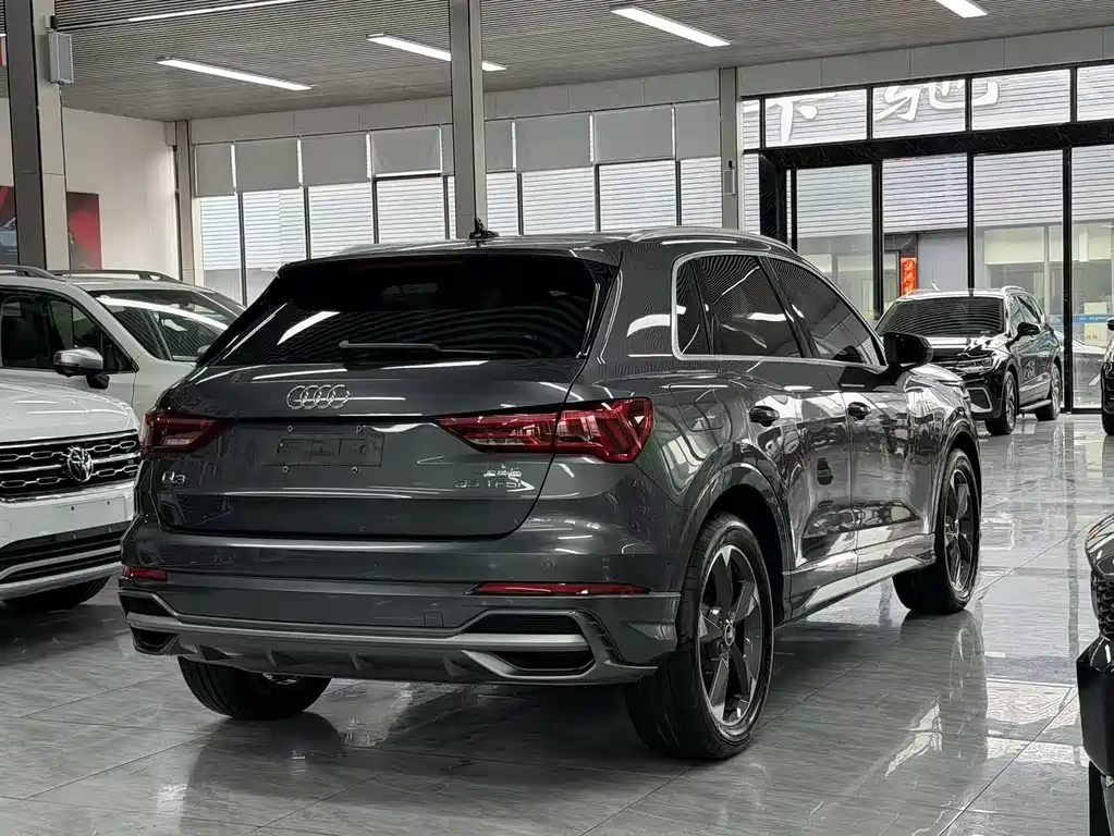 Audi Q3 2022 — фото 12