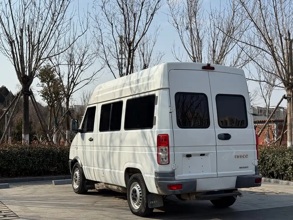 IVECO Daily 2020 — фото 11