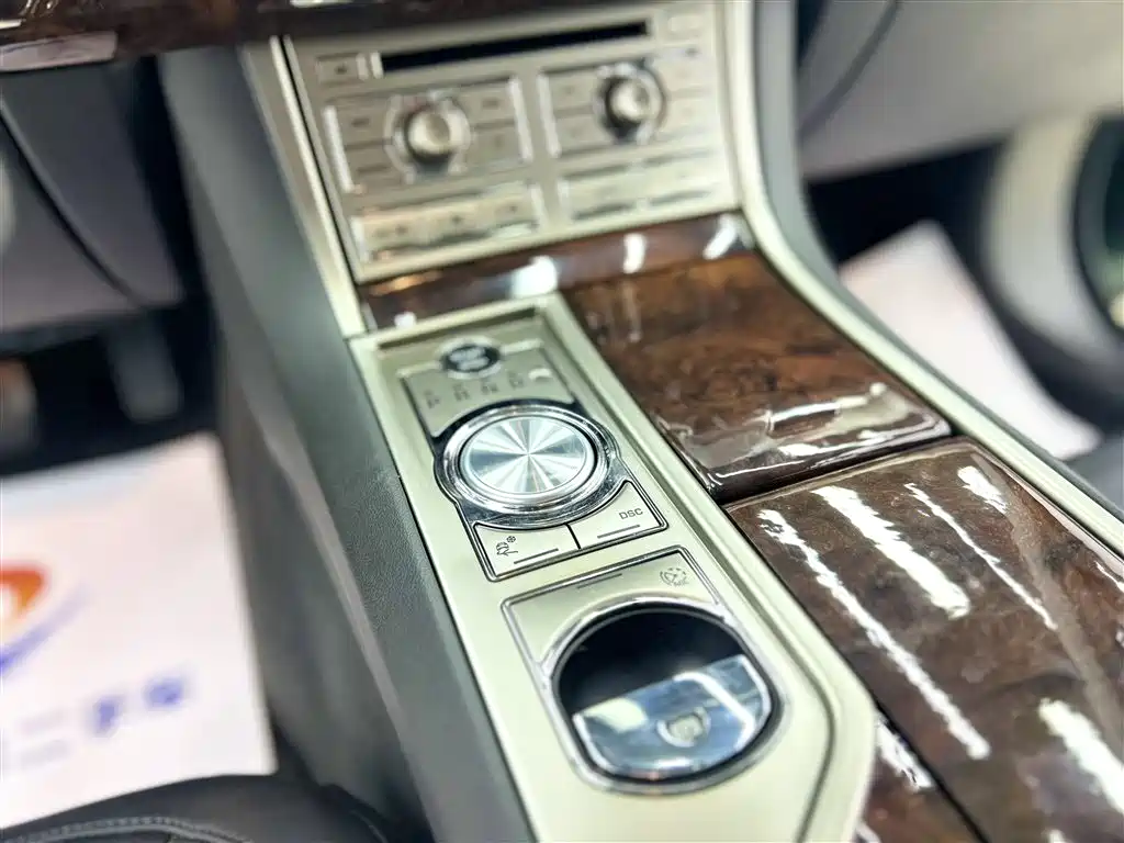 Jaguar XF 2009 — фото 15