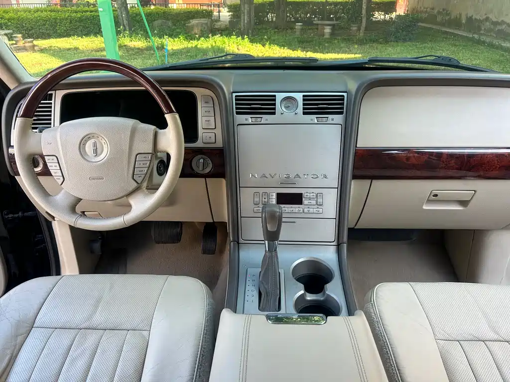 Lincoln Navigator 2005 — фото 15