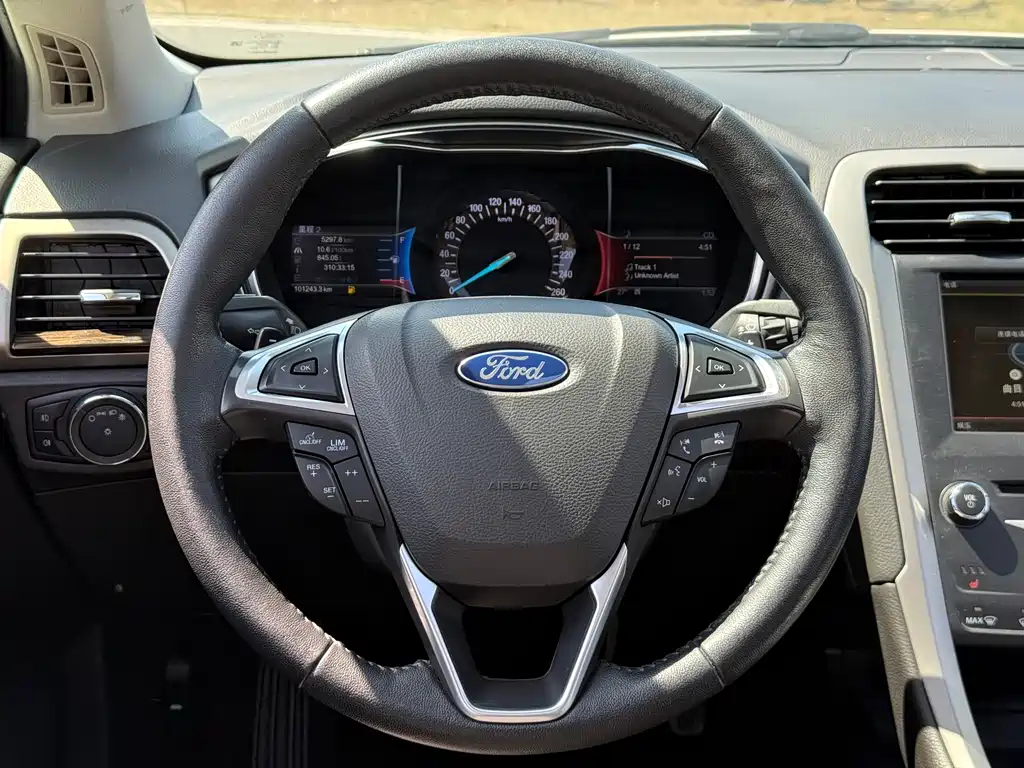 Ford Mondeo 2016 — фото 10