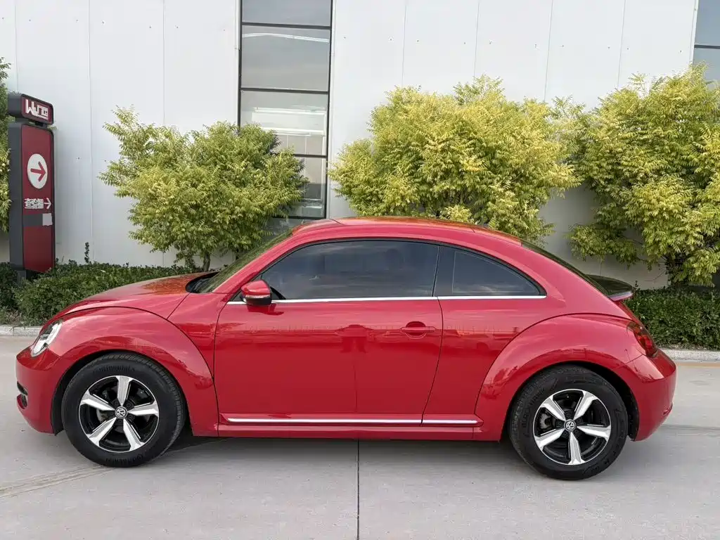 Volkswagen Beetle 2015 — фото 9