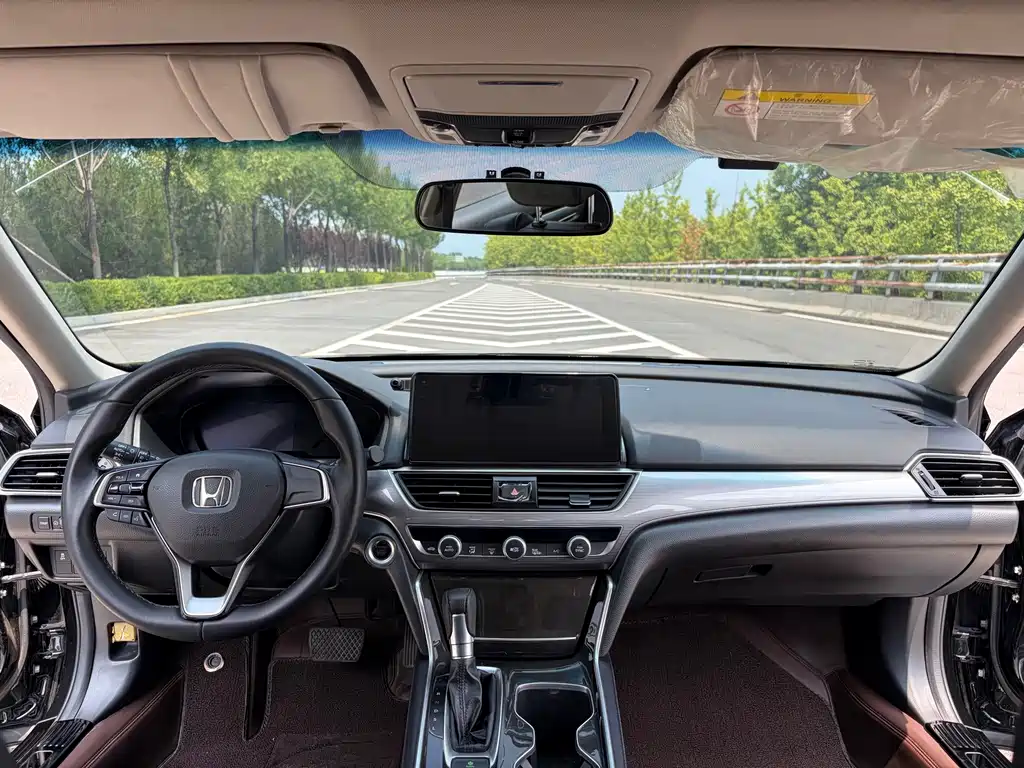 Honda Accord 2022 — фото 6
