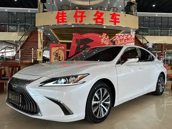 Lexus ES 2018
