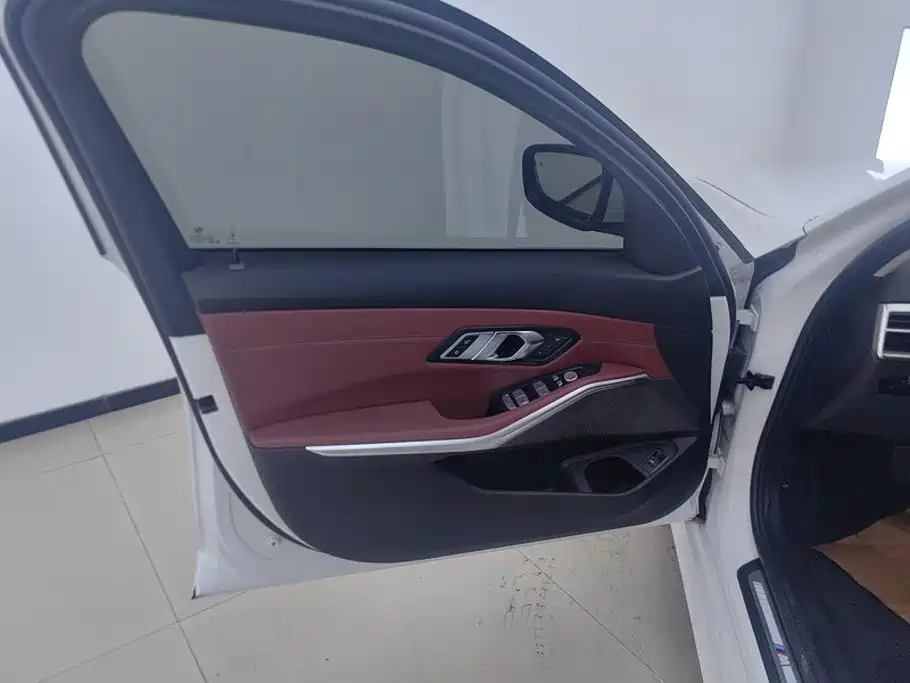 BMW 3 Series 2025