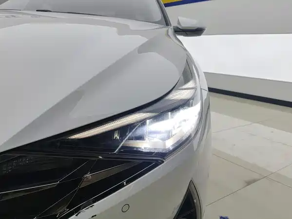Hyundai Elantra 2021