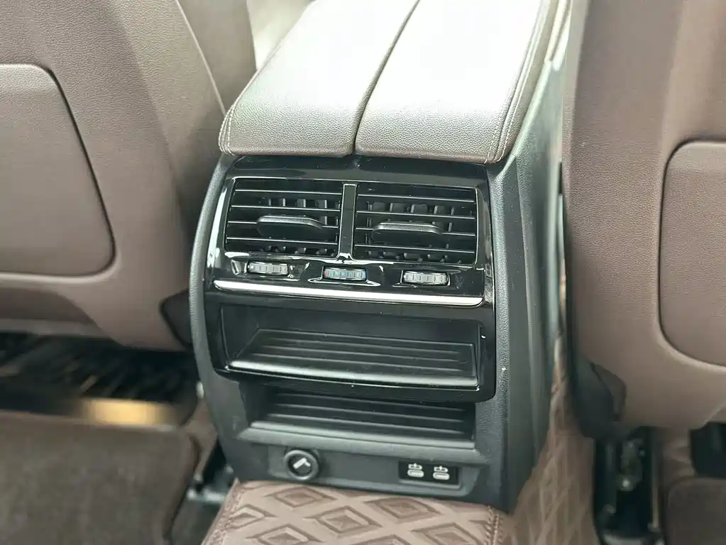 BMW 5 Series 2024 — фото 11