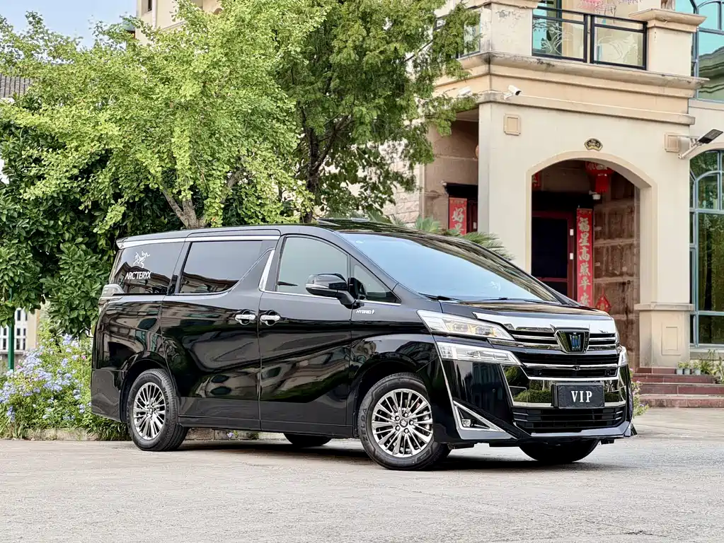Toyota Vellfire 2023 — фото 2