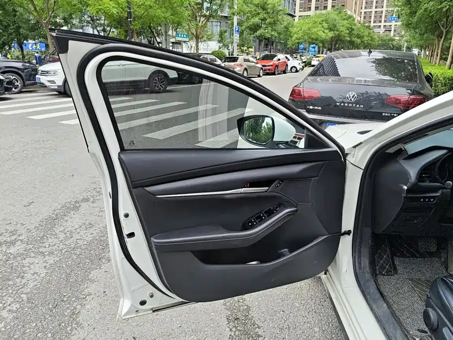 Mazda 3 Angkesela 2022