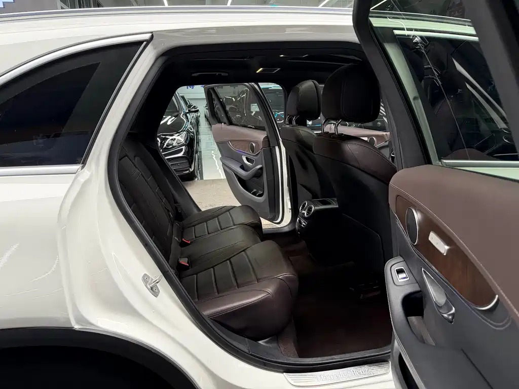 Mercedes-Benz GLC 2020 — фото 16