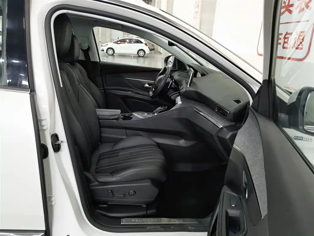 Peugeot 5008 2017 — фото 23