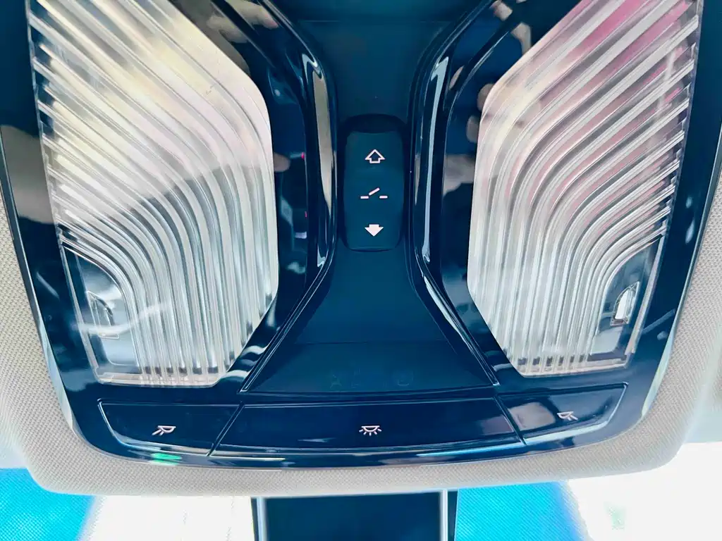 BMW 3 Series 2023 — фото 16