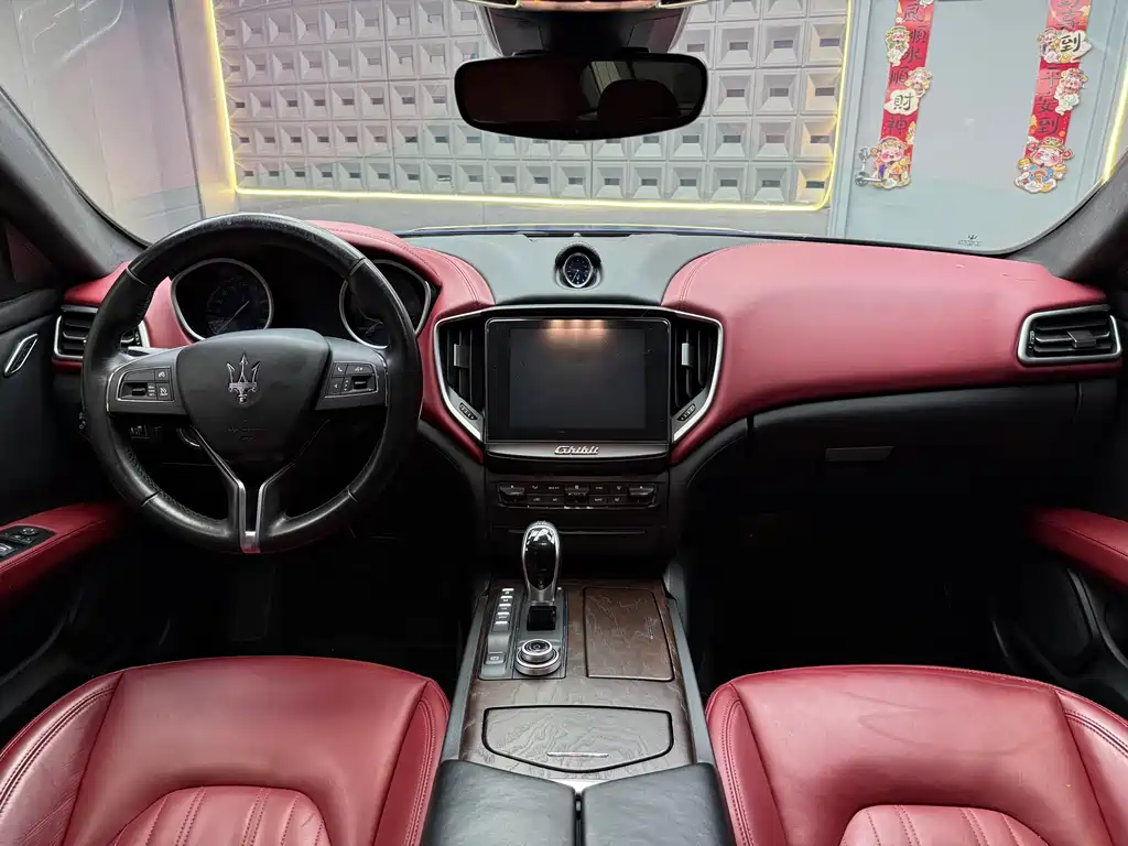 Maserati Ghibli 2017 — фото 11
