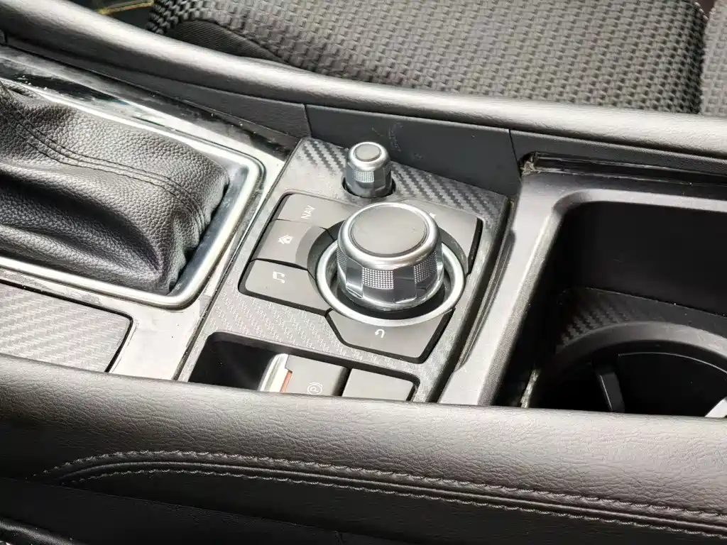 Mazda 3 Angkesela 2017 — фото 15