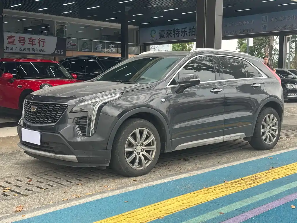 Cadillac XT4 2019 — фото 1