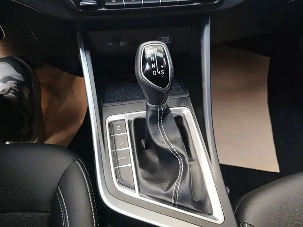 Geely Vision X3 2021 — фото 10