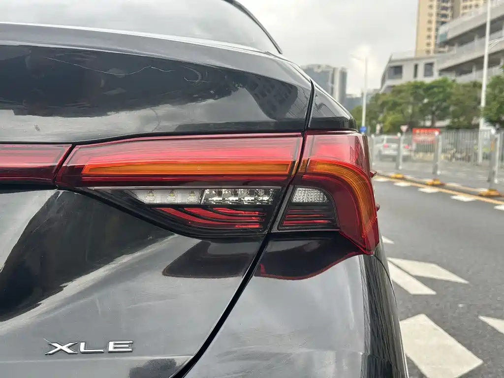 Toyota Avalon 2020 — фото 10