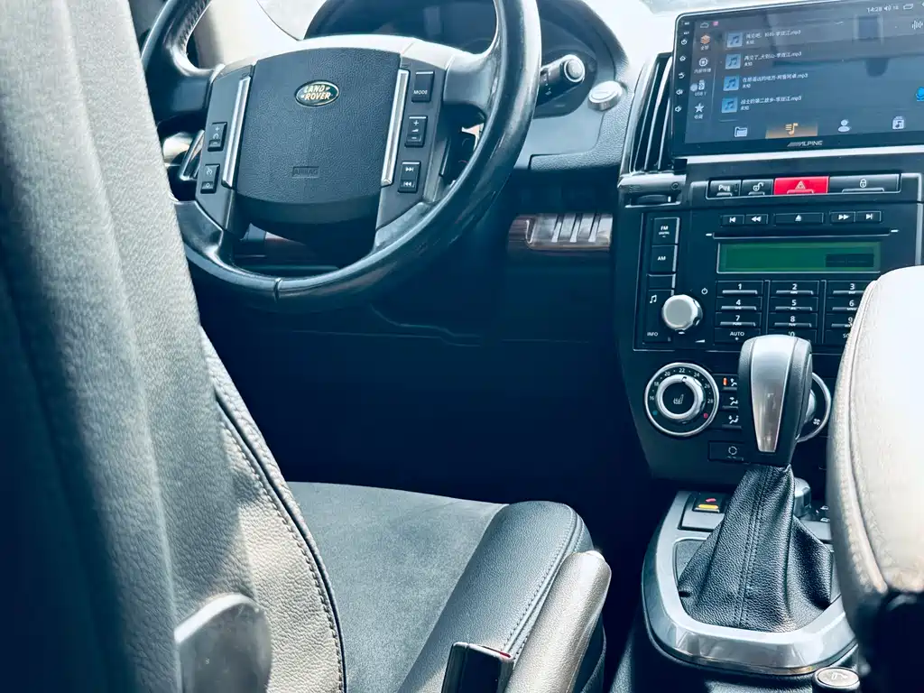 Land Rover Freelander 2 2010 — фото 11