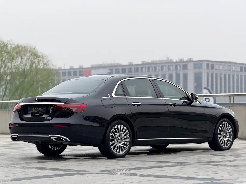 Mercedes-Benz E-Class 2023 — фото 7