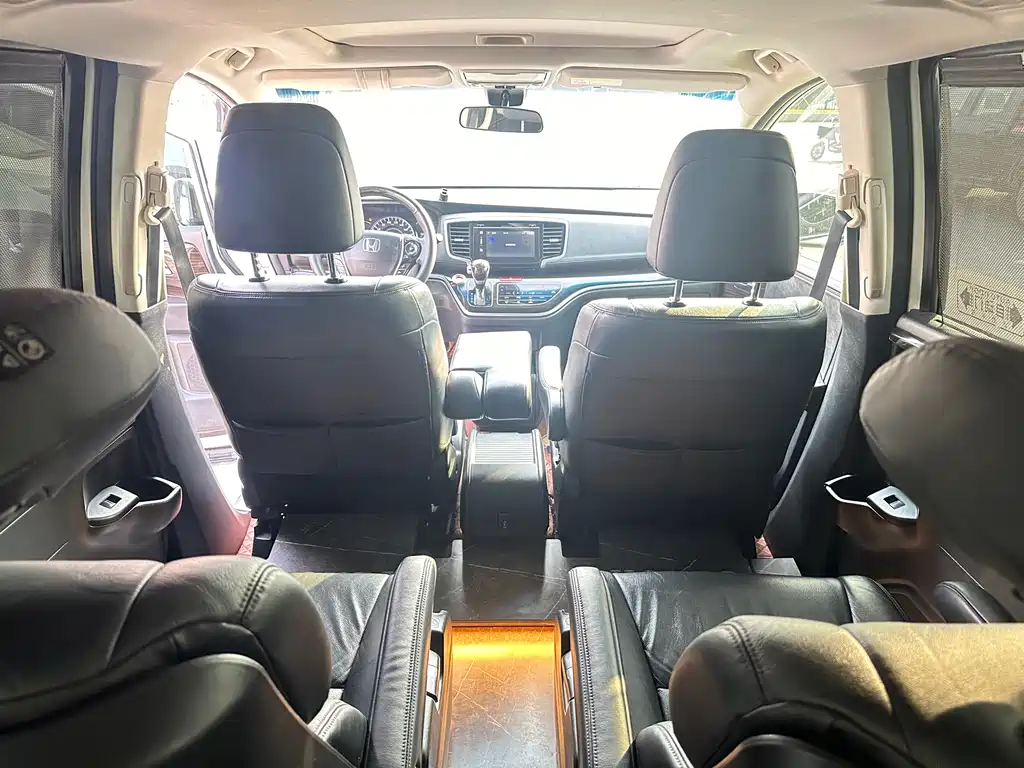 Honda Odyssey 2018 — фото 9