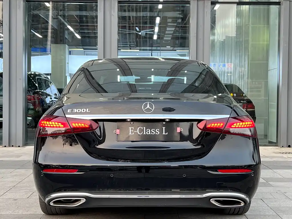 Mercedes-Benz E-Class 2022 — фото 7